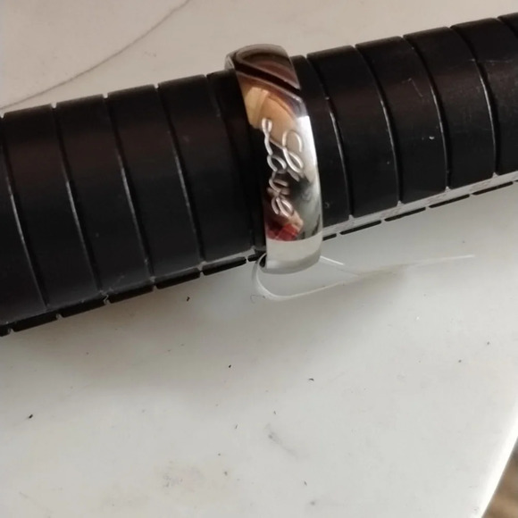 Size 8 real love‎ ring - Picture 5 of 5